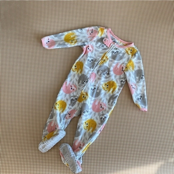 Carter’s Pajama Bundle. 18 / 24 months - Picture 10 of 10